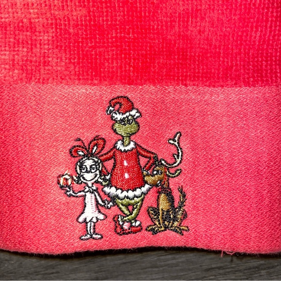 ♥️🎄 THE GRINCH EMBROIDERED HAND TOWELS 🎄♥️ - Picture 3 of 6